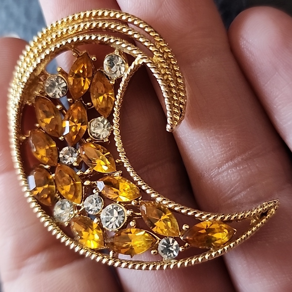 VTG Gold Brooch - Picture 4 of 8